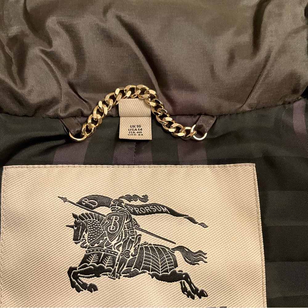 BURBERRY LONDON  ABBEYDALE FOX-FUR TRIMMED PUFFER COAT. - Picture 11 of 14
